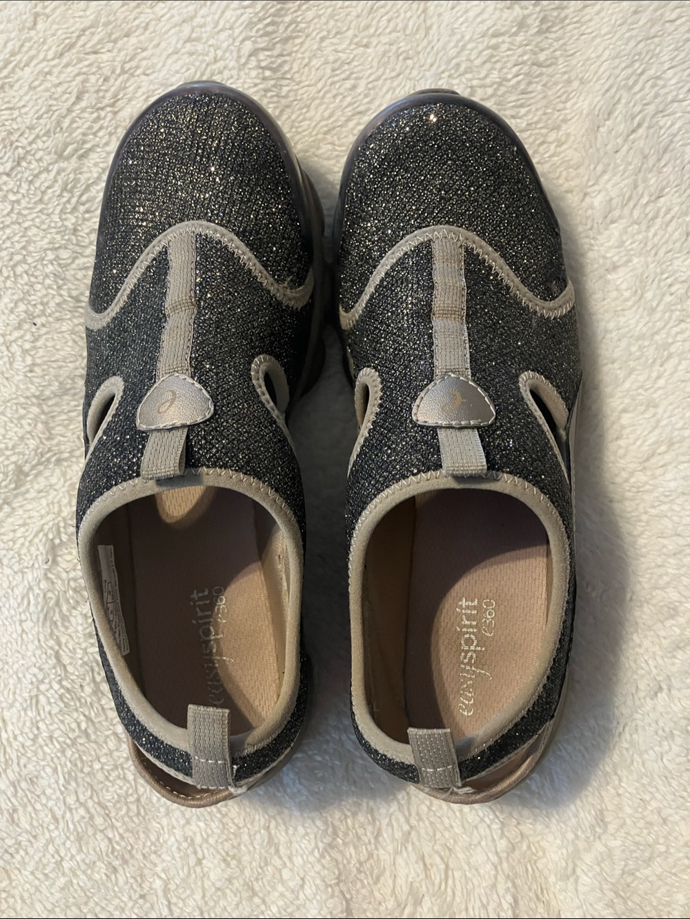 Easy Spirit Women's Glitter Slip-On Gold /Black sparkly Sneakers w/Beige Trim.